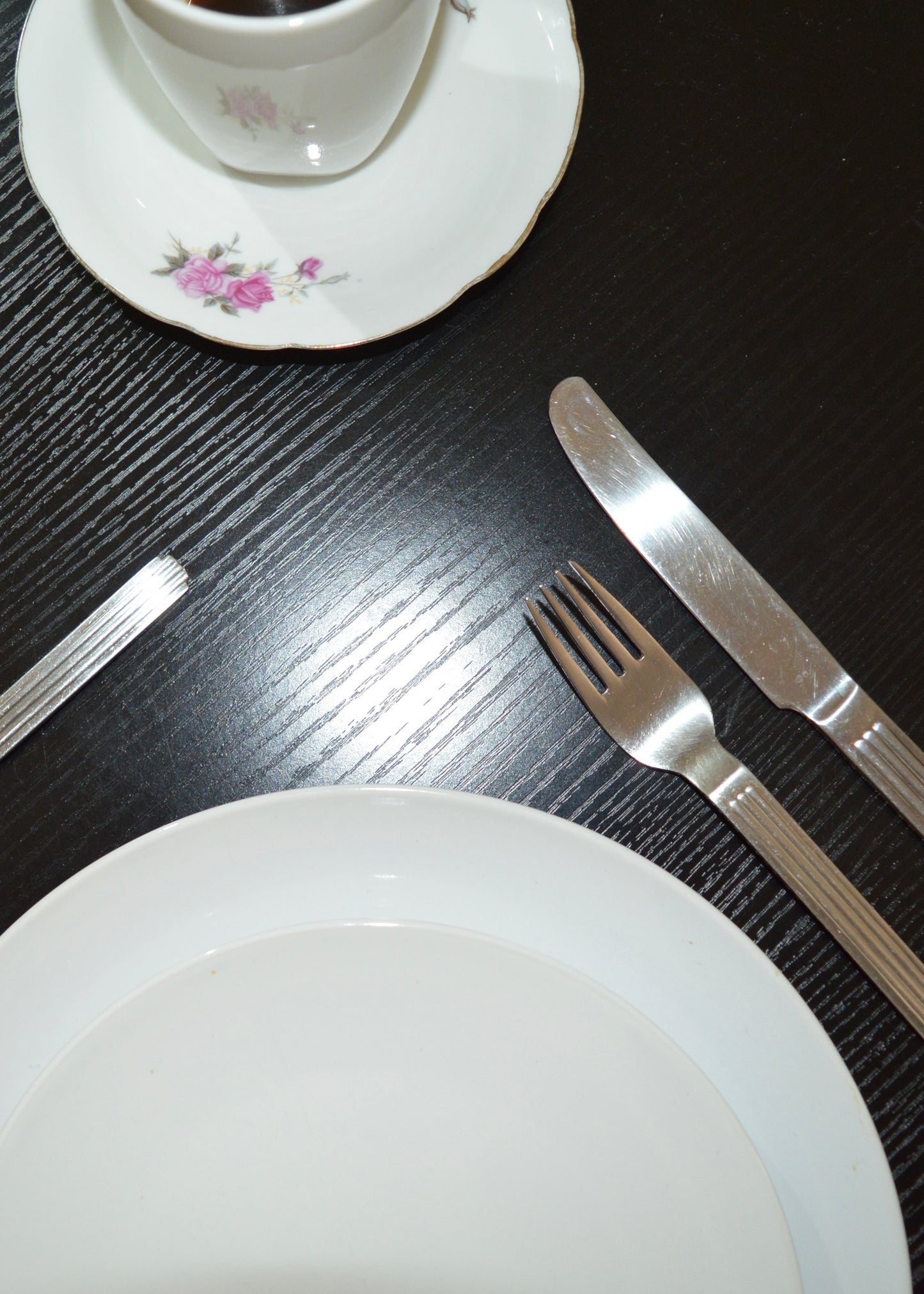 Ridge Pattern Flatware Set